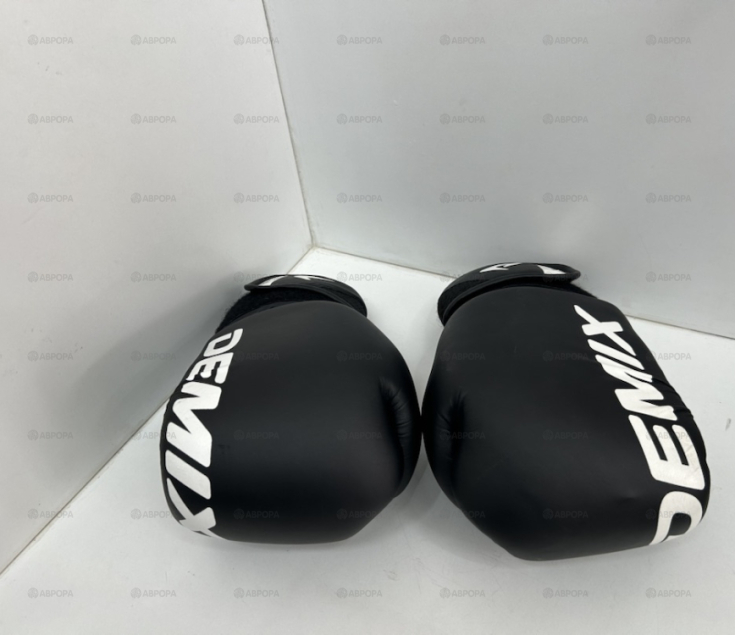 Боксерские перчатки Demix 10 oz