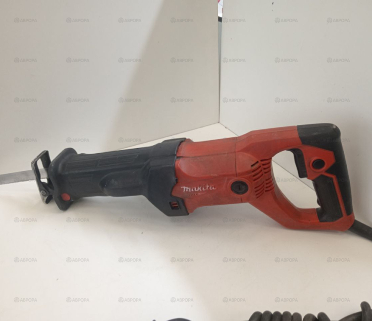 Сабельная пила Makita M4501