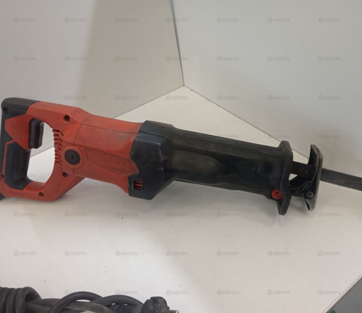 Сабельная пила Makita M4501